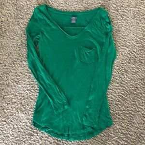 Aerie Green V-neck Long Sleeve Shirt. Sz XS